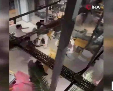 etimesgutta-kafede-iki-grup-arasinda-cikan-kavga-goruntulendi-p92u